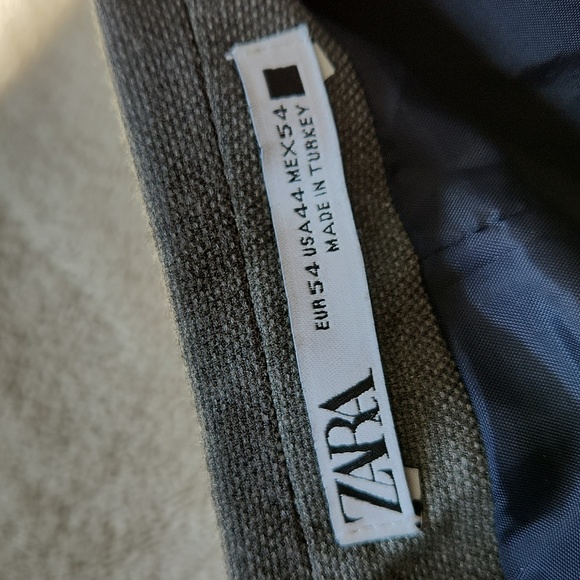 Zara Men's Grey Suit - Size 44 US Jacket and Size 32 US Pants Matching Set - Picture 2 of 4